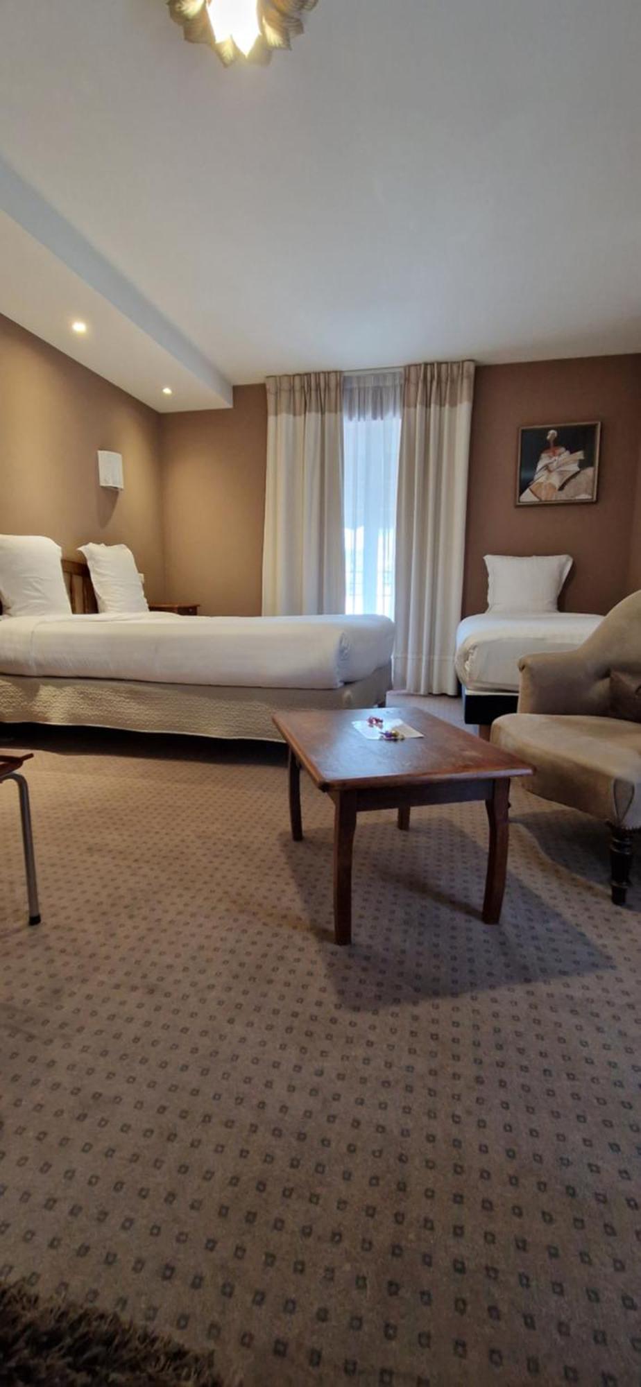 Brit Hotel Essentiel Pontivy Robic Екстер'єр фото
