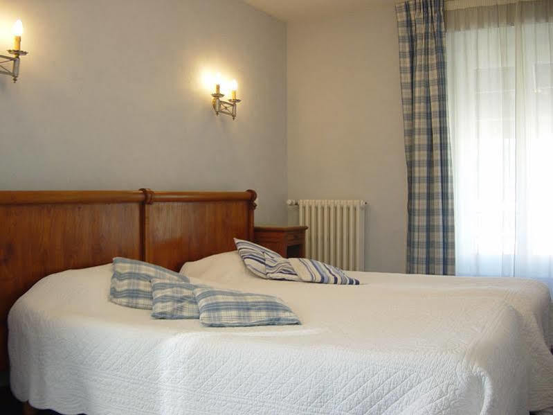 Brit Hotel Essentiel Pontivy Robic Екстер'єр фото